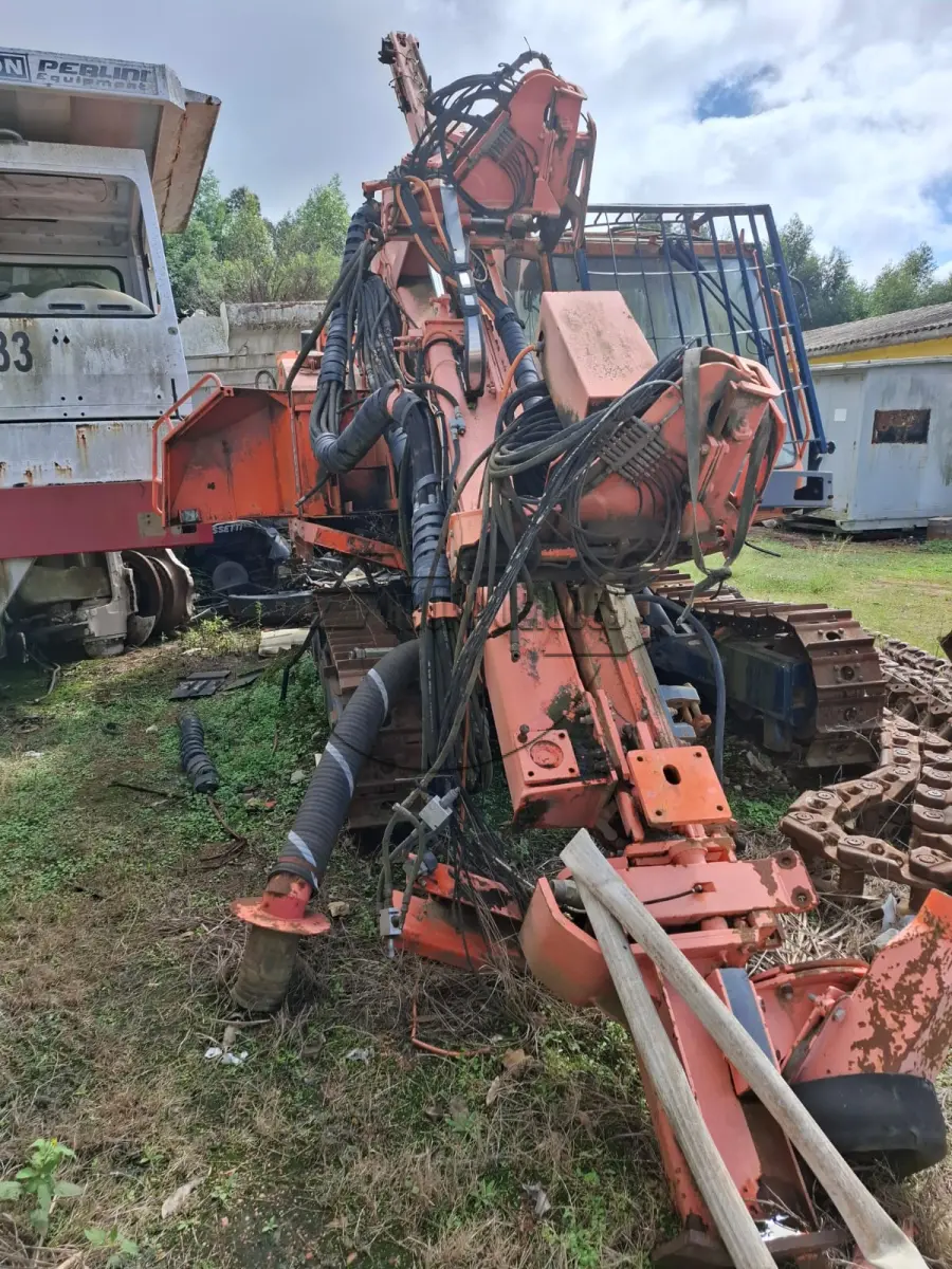 LOTE 042 - (Unidade de CANDIOTA/RS) Perfuratriz pneumática e Perfuratriz Hidráulica