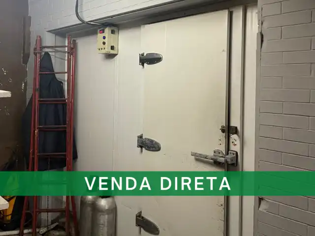 VENDA DIRETA - Uma câmara fria de aproximadamente 17,5 m²