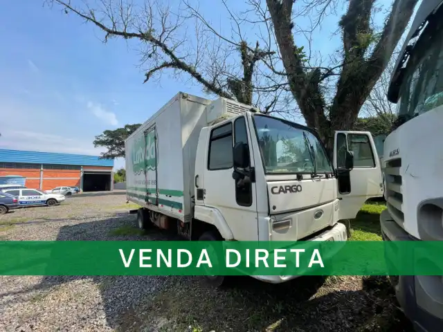 VENDA DIRETA - Um caminhão marca/modelo FORD/CARGO 815 E