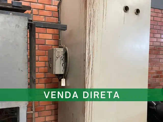 VENDA DIRETA - UM FORNO ELÉTRICO, C/ ALTURA DE 2,5M