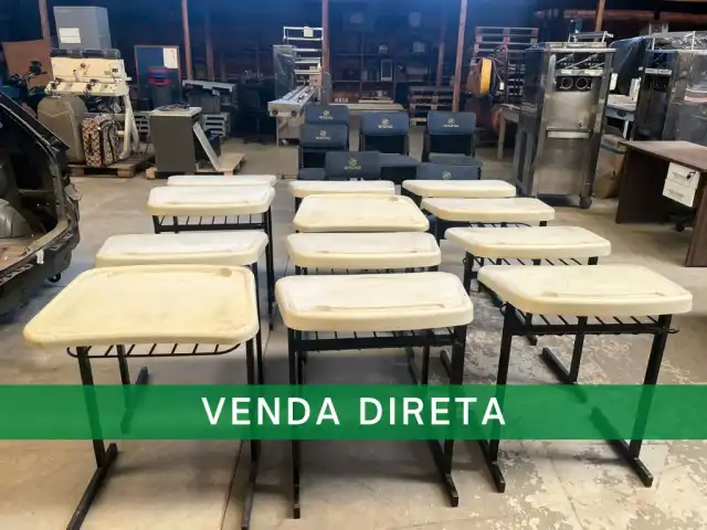 VENDA DIRETA - 30 CONJUNTOS DE MESAS E CADEIRAS ESCOLARES