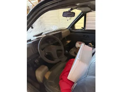 LOTE 004 - Um veículo GM/CHEVY 500, ano/mod 1993/1993