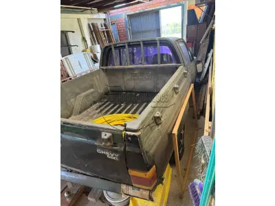 LOTE 004 - Um veículo GM/CHEVY 500, ano/mod 1993/1993