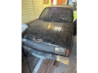 LOTE 004 - Um veículo GM/CHEVY 500, ano/mod 1993/1993