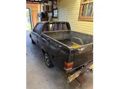 LOTE 004 - Um veículo GM/CHEVY 500, ano/mod 1993/1993