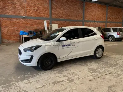 LOTE 002 - Um veículo FORD/KA SE PLUS 1.5 HA C, ano/mod 2020/2021
