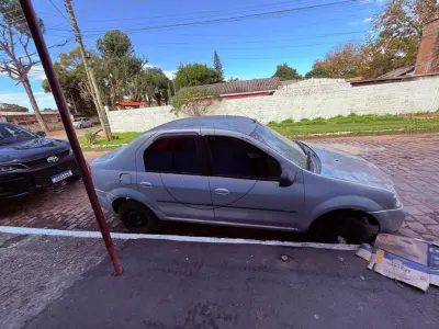 LOTE 005 - Um veículo RENAULT/LOGAN EXP 1016V, ano/mod. 2009/2010