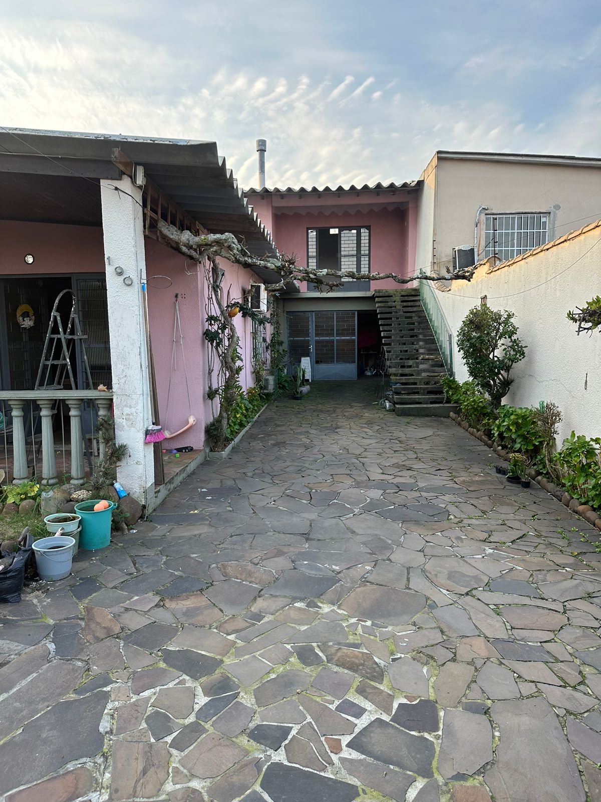 (PORTO ALEGRE/RS) Uma casa de alvenaria c/ 53,97m², no Bairro Rubem Berta, localizado em Porto Alegre - RS