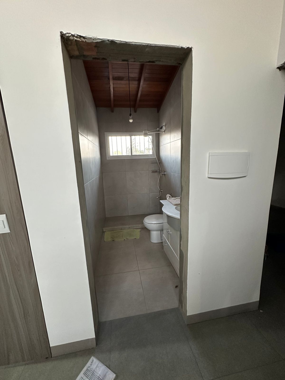 (PORTO ALEGRE/RS) Uma casa de alvenaria c/ 53,97m², no Bairro Rubem Berta, localizado em Porto Alegre - RS