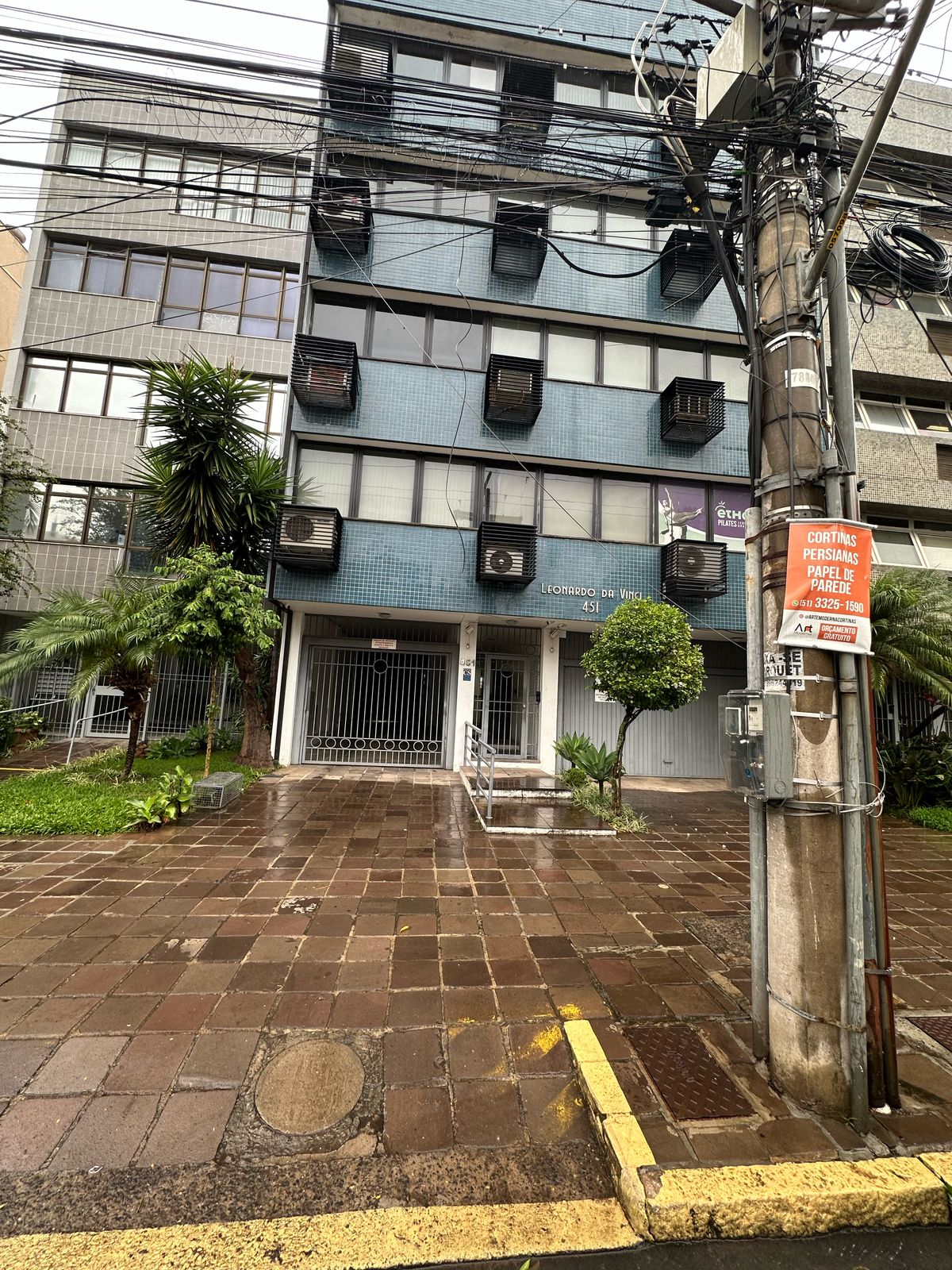 Imagem do imóvel (PORTO ALEGRE/RS) A sala 505, c/ 35,49m², e o box 10, c/ 12,50m², ambos do Ed. Leonardo da Vinci, no Bairro Petrópolis