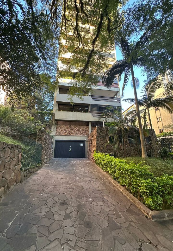 Imagem do imóvel (PORTO ALEGRE/RS) O apto 1501, c/ 399,84m², e o box de estacionamento 15, ambos do Edifício Caraíbas, no Bairro Floresta