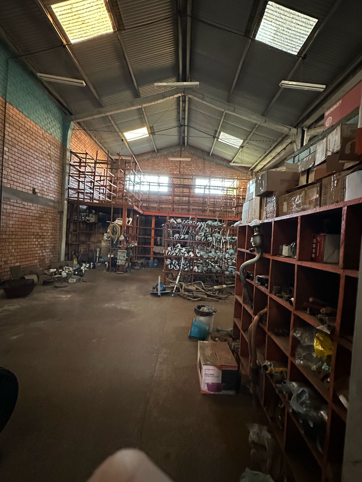 (GRAVATAÍ/RS) Um terreno, com benfeitorias, em Gravataí - Av. Dorival Cândido Luz de Oliveira, localizado em Gravataí - RS
