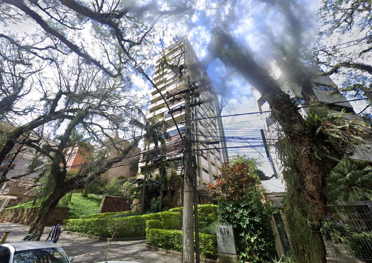 (PORTO ALEGRE/RS) O apto 1501, c/ 399,84m², e o box de estacionamento 15, ambos do Edifício Caraíbas, no Bairro Floresta, localizado em Porto Alegre - RS