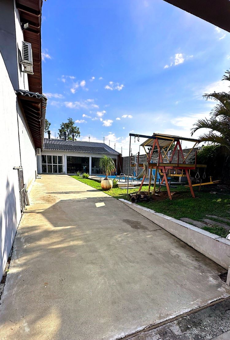 (SÃO LEOPOLDO/RS) Um terreno de 317,24m², c/ benfeitorias, no Bairro Campina, localizado em São Leopoldo - RS