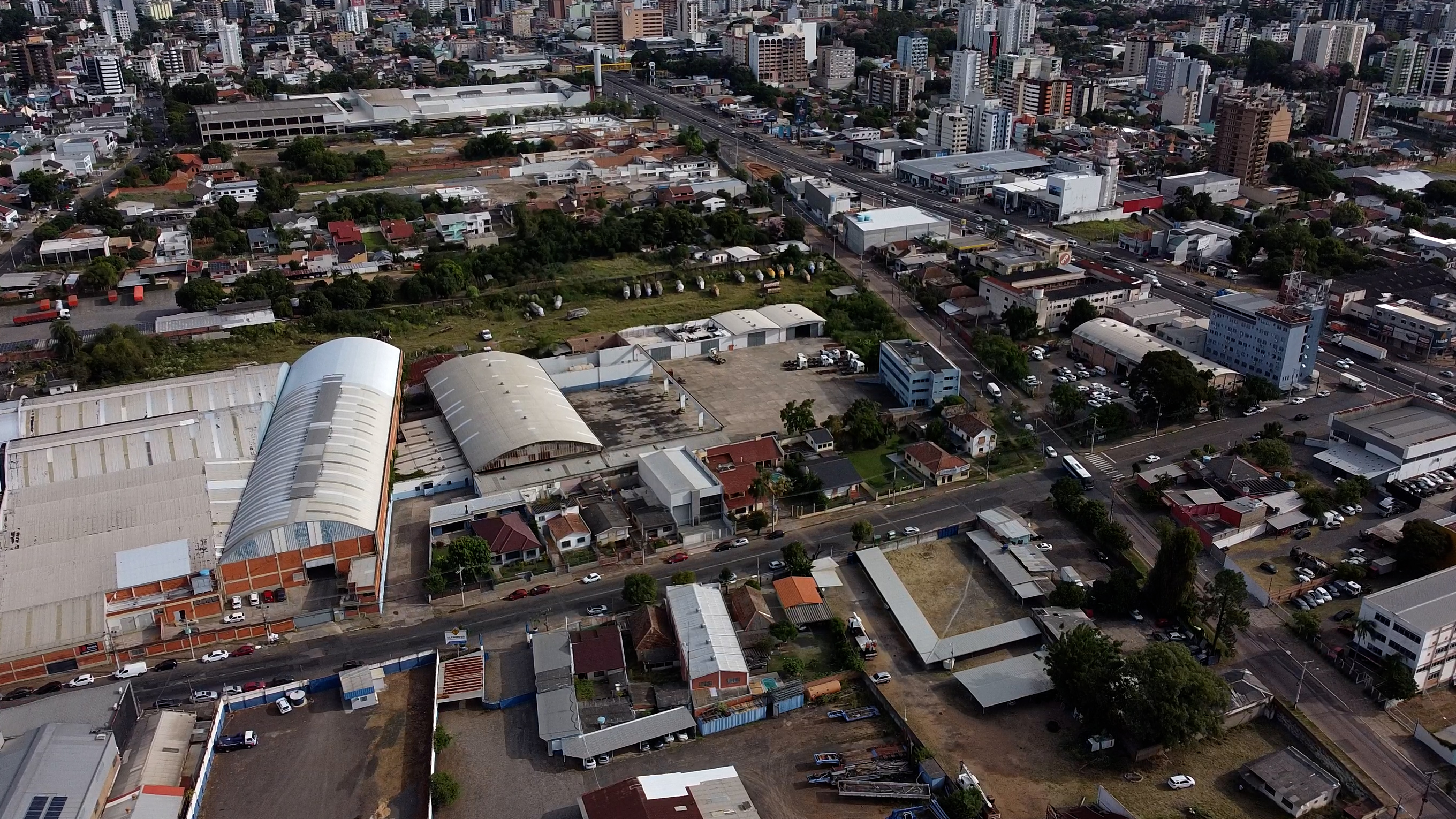02ª DATA | (CANOAS/RS) Área de terras de 31.852,00m², c/ diversas benfeitorias, no Bairro Marechal Rondon (LOTES 001 E 002 AGRUPADOS - VENDA C/ PRIORIDADE), localizado em Canoas - RS