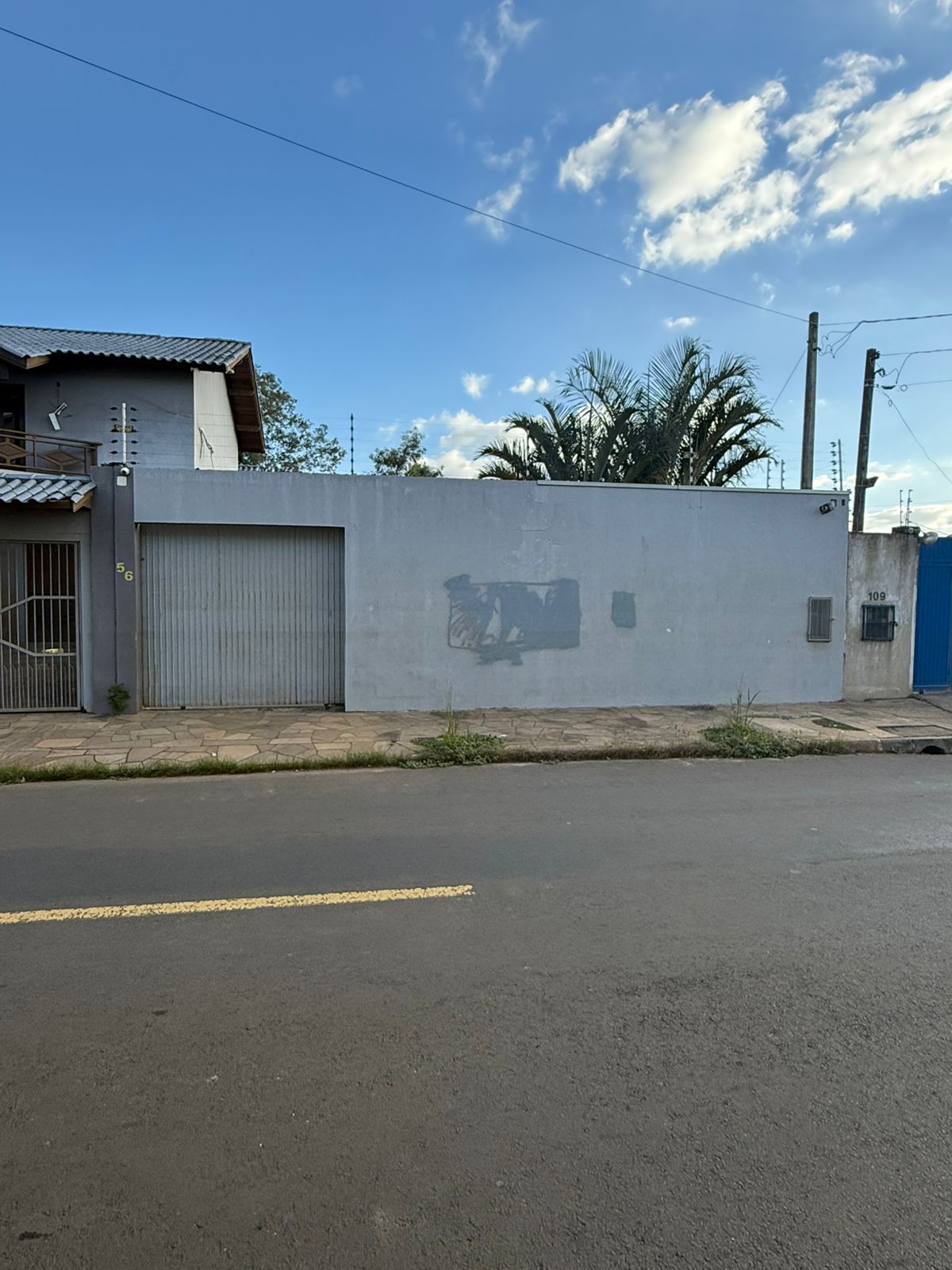 (SÃO LEOPOLDO/RS) Um terreno de 317,24m², c/ benfeitorias, no Bairro Campina, localizado em São Leopoldo - RS