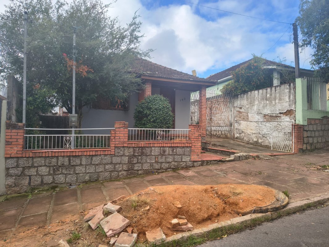 (porto Alegre/rs) Uma Casa No Bairro Jardim Carvalho, localizado em Porto Alegre - RS, bairro Morro Santana