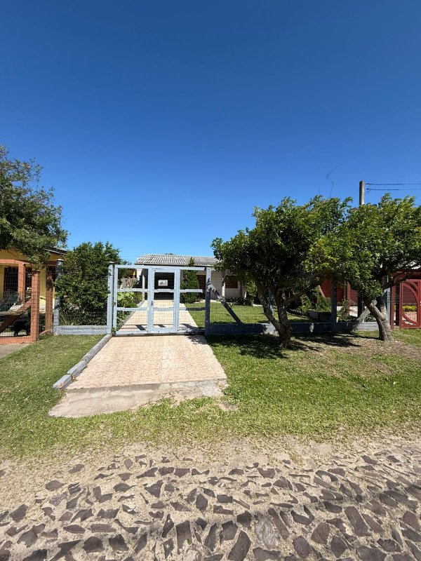 02ª Data | (imbé/rs) Uma Casa De Aprox. 106,47m², Na Praia De Mariluz, localizado em Imbé - RS, bairro Balneário Mariluz