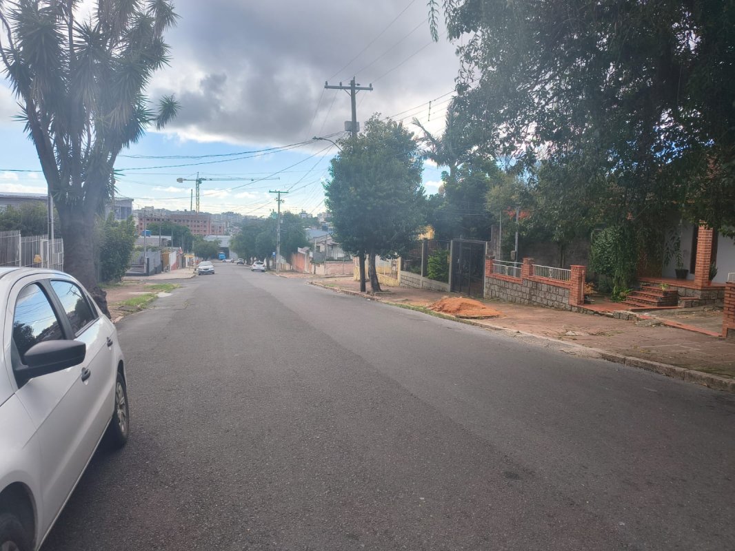 (porto Alegre/rs) Uma Casa No Bairro Jardim Carvalho, localizado em Porto Alegre - RS, bairro Morro Santana
