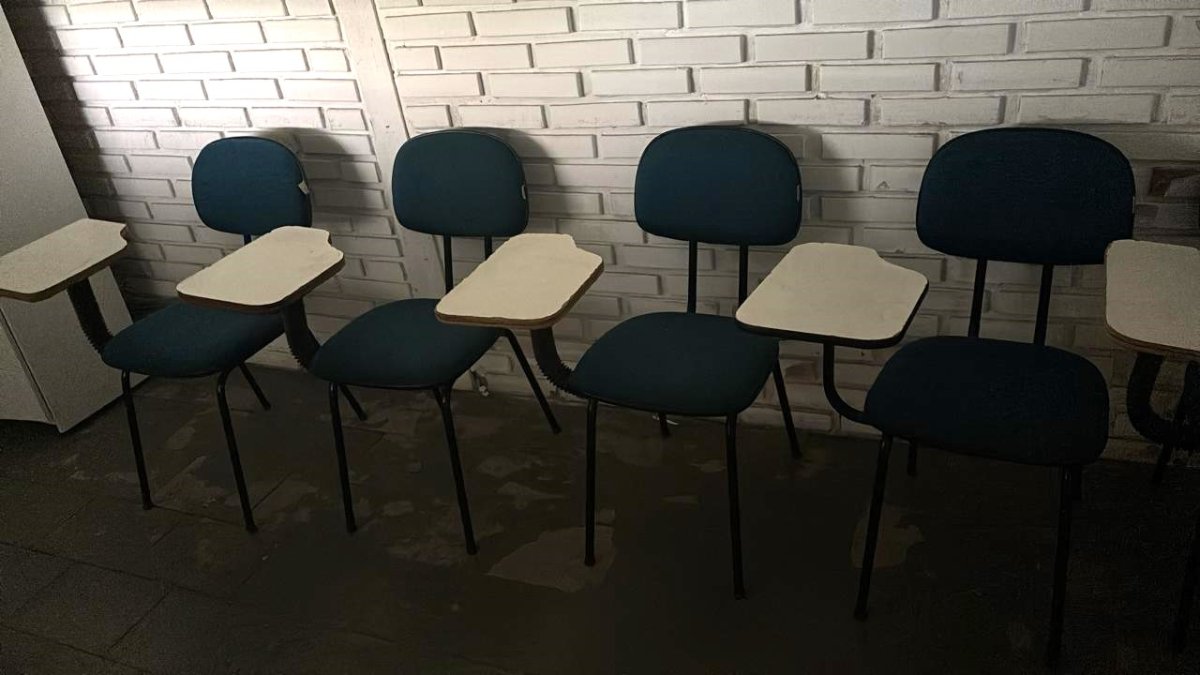 LOTE 003 - **02ª DATA | Diversos mobiliários e eletrodomésticos