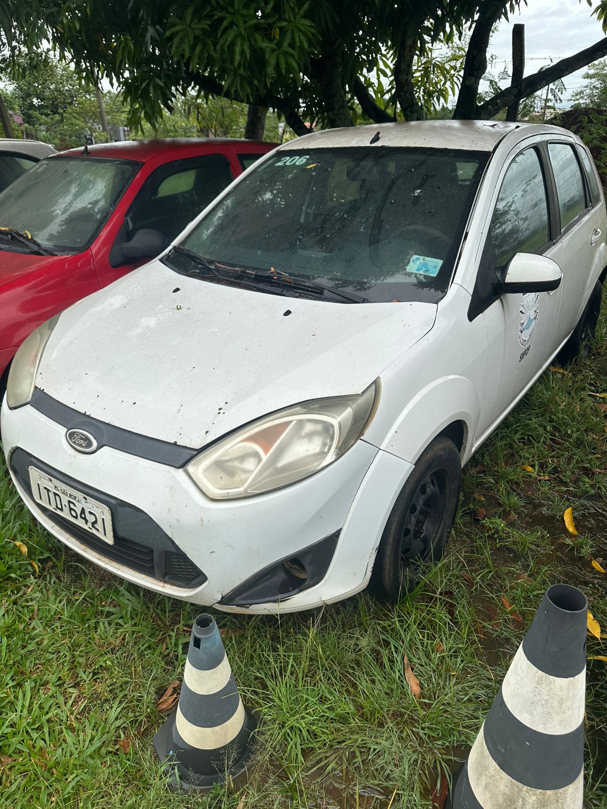 LOTE 011 - Veículo tipo automóvel, marca Ford, modelo Fiesta 1.6, ano/modelo de fabricação 2012/13
