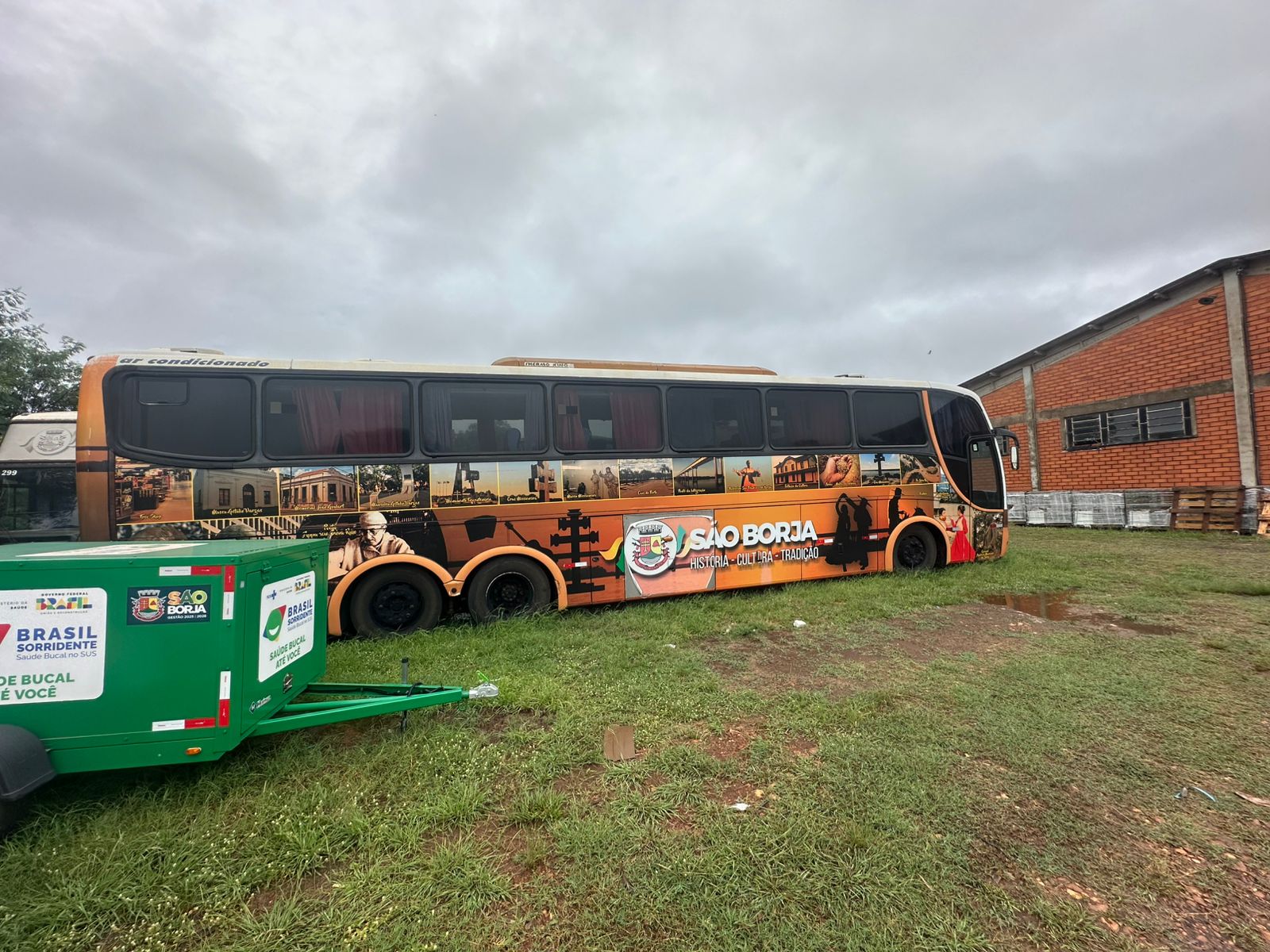 LOTE 025 - Veículo tipo Ônibus, marca MB, modelo 0-500/457 RS PARADISO, ano/modelo2004