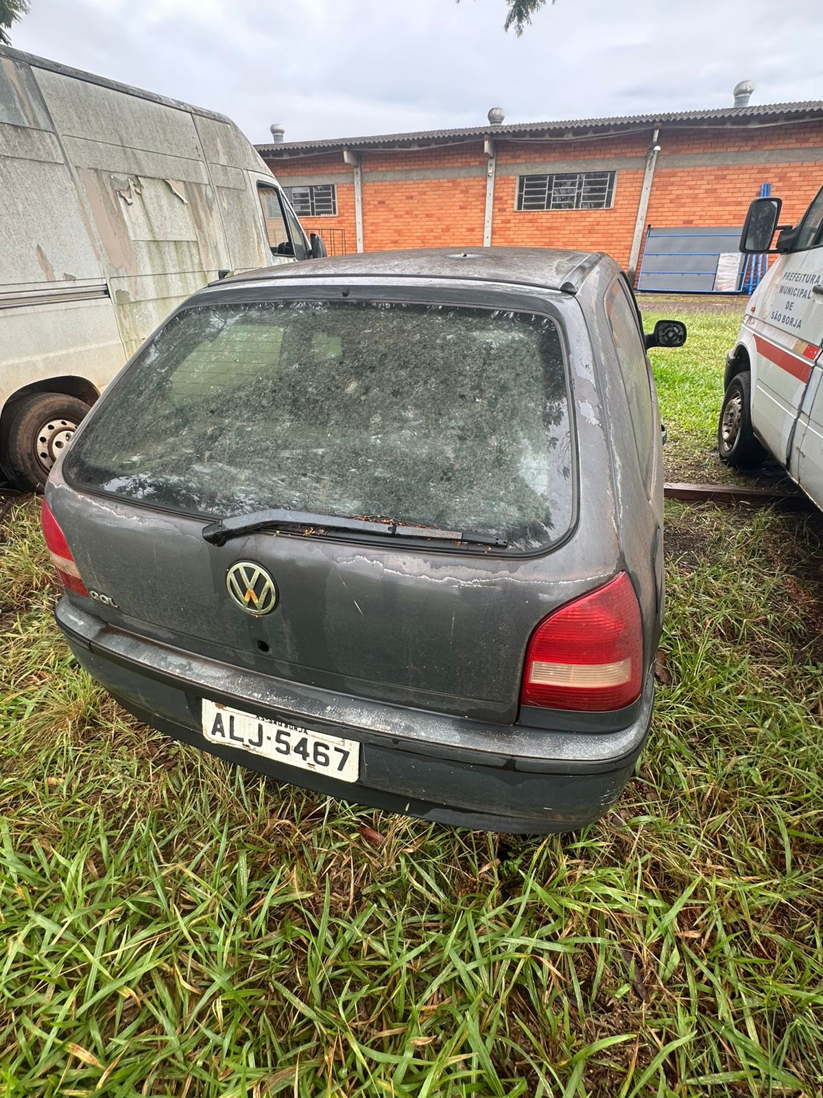 LOTE 016 - Veículo tipo automóvel, marca VW, modelo Gol 10, ano/modelo de fabricação 2003/2004, placas ALJ5467