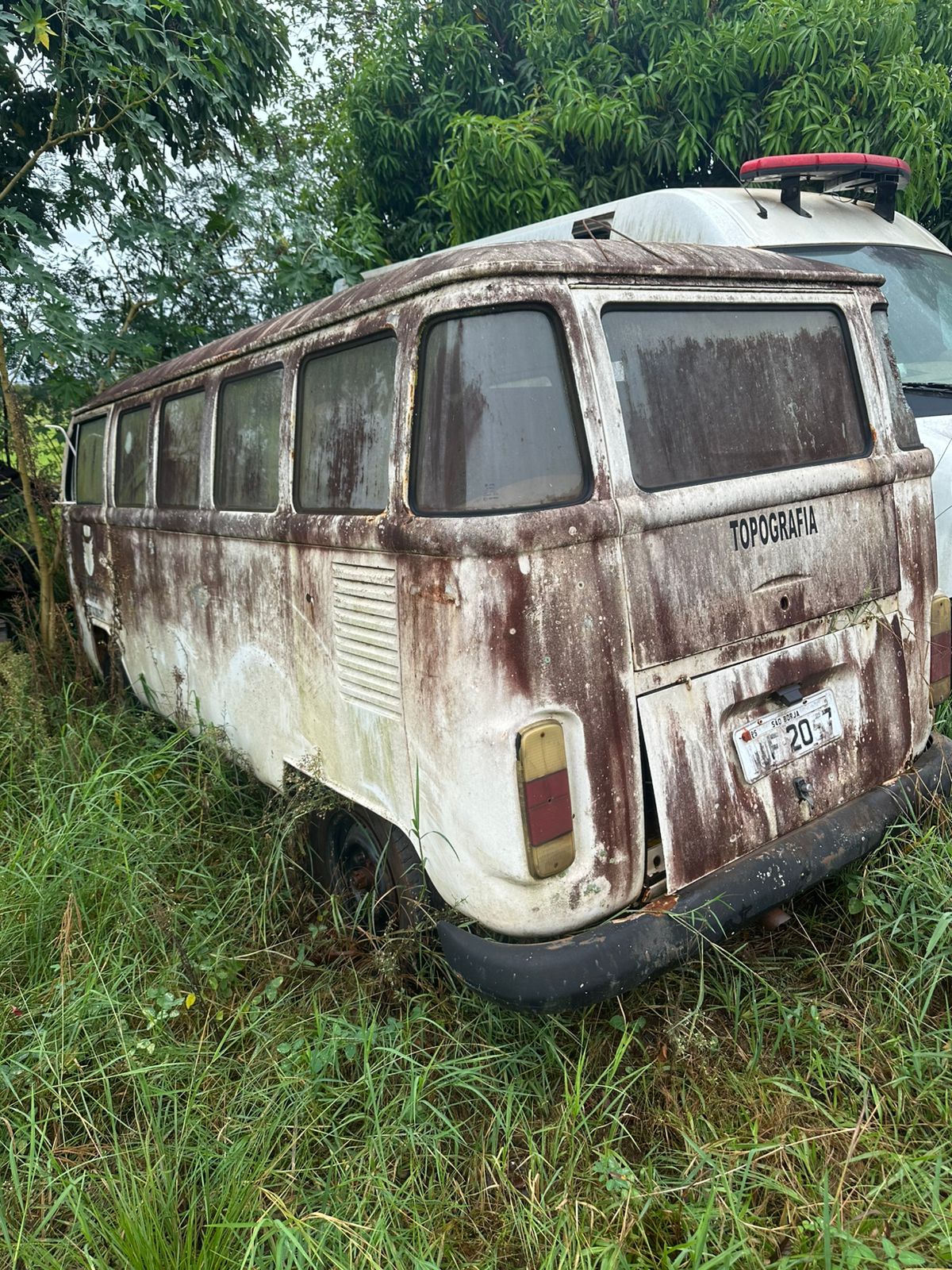 LOTE 018 - Veículo marca WW, modelo Kombi Standard, ano de fabricação 1986