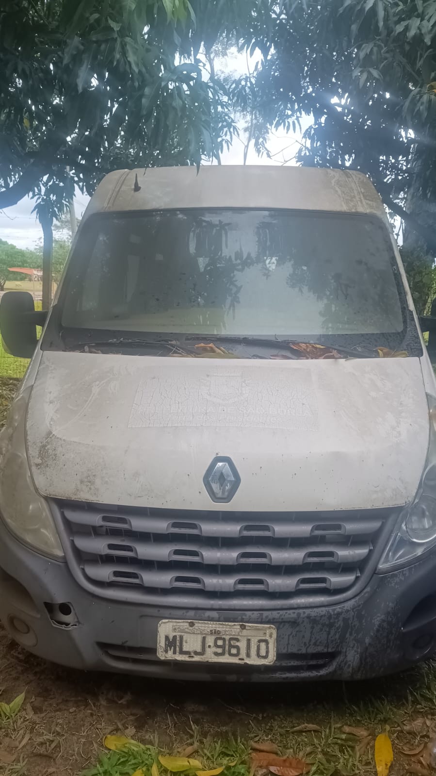 LOTE 005 - Veículo tipo MINIBUS, marca Renault, modelo Master 2.3 DCI, ano/modelo de fabricação 2013/14