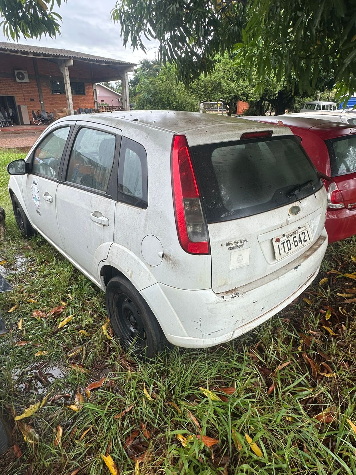 LOTE 011 - Veículo tipo automóvel, marca Ford, modelo Fiesta 1.6, ano/modelo de fabricação 2012/13