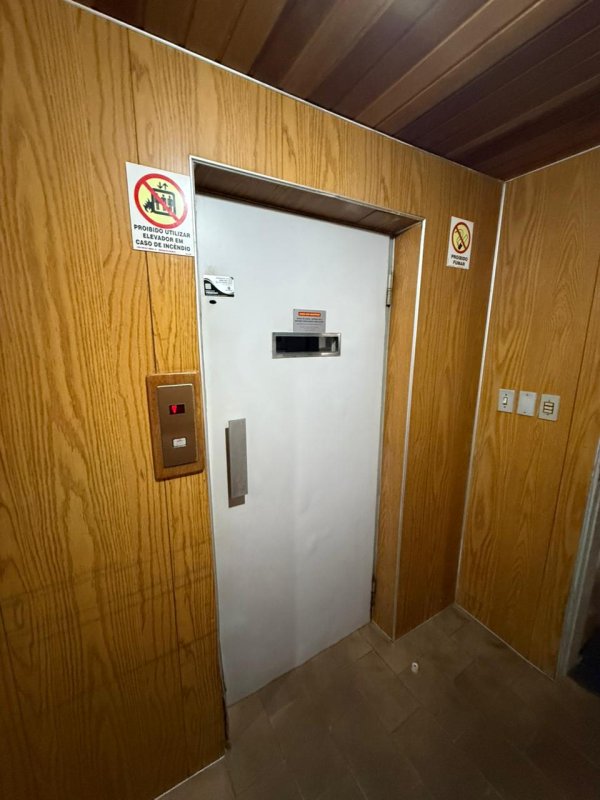 LOTE 001 - (PORTO ALEGRE/RS) Apartamento de 73,05m², c/ box de estacionamento, no Bairro Cristo Redentor