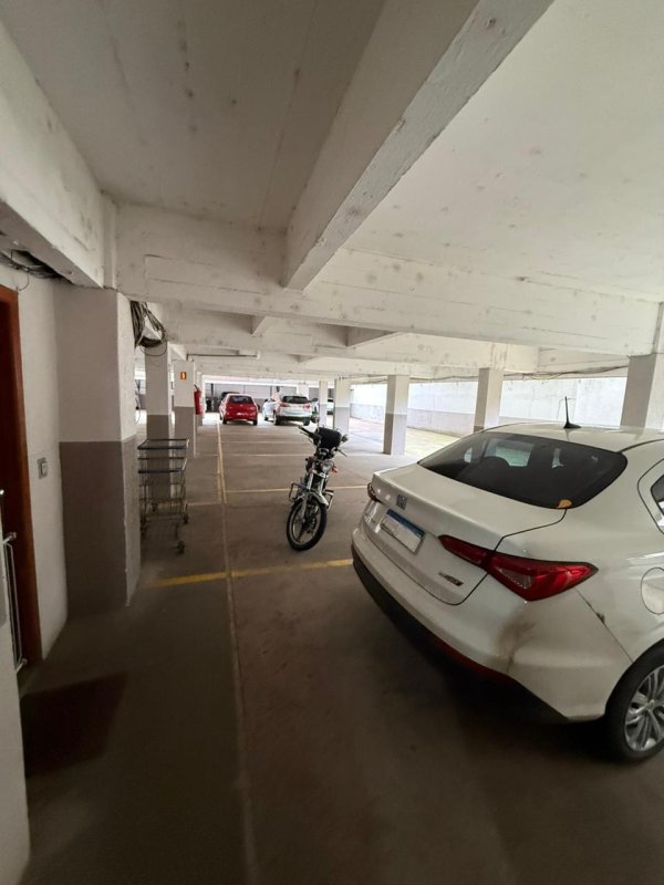 LOTE 001 - (PORTO ALEGRE/RS) Apartamento de 73,05m², c/ box de estacionamento, no Bairro Cristo Redentor