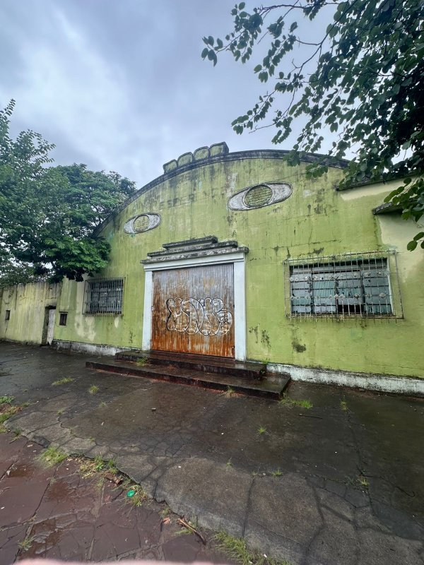 (são Borja/rs) Um Prédio No Centro (antigo Clube Esperança), localizado em São Borja - RS, bairro Centro