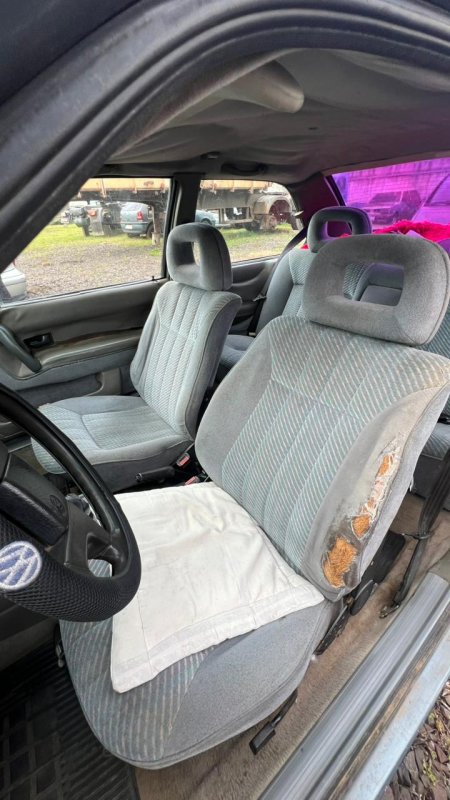 LOTE 002 - 02ª DATA | Um veículo VW/SANTANA GLS 2000, ano/mod 1991/1992