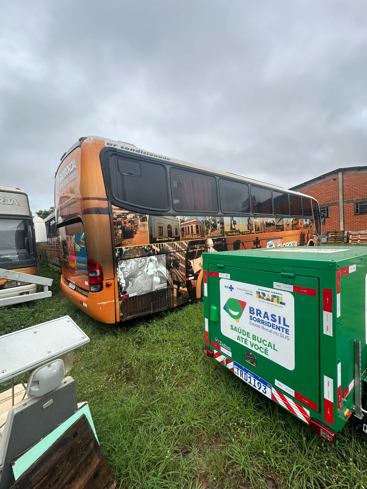 LOTE 025 - Veículo tipo Ônibus, marca MB, modelo 0-500/457 RS PARADISO, ano/modelo2004