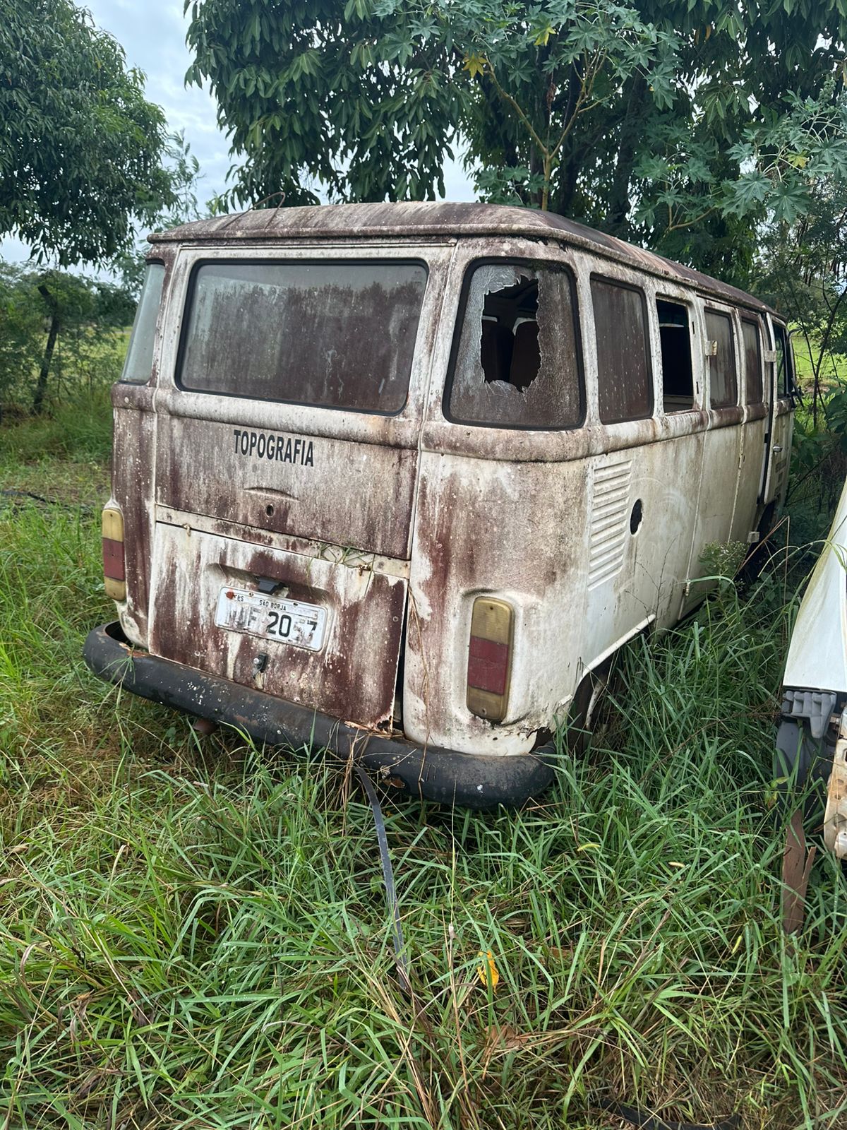 LOTE 018 - Veículo marca WW, modelo Kombi Standard, ano de fabricação 1986