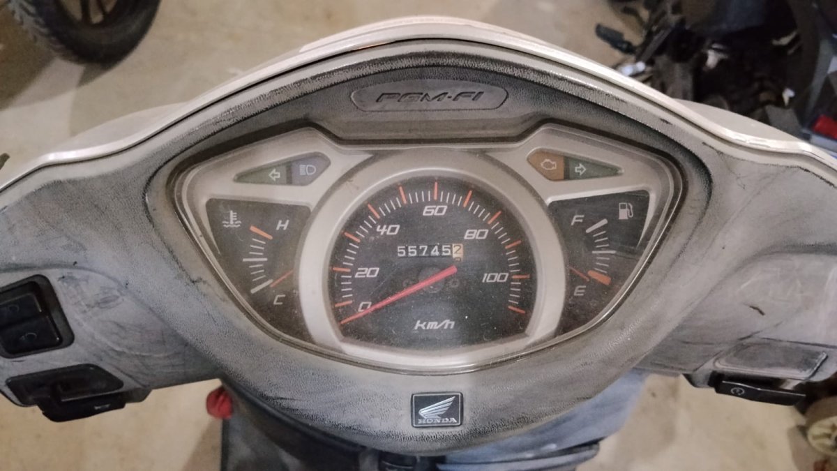 LOTE 017 - Uma motocicleta Honda/Lead 110, ano/mod. 2009/2010