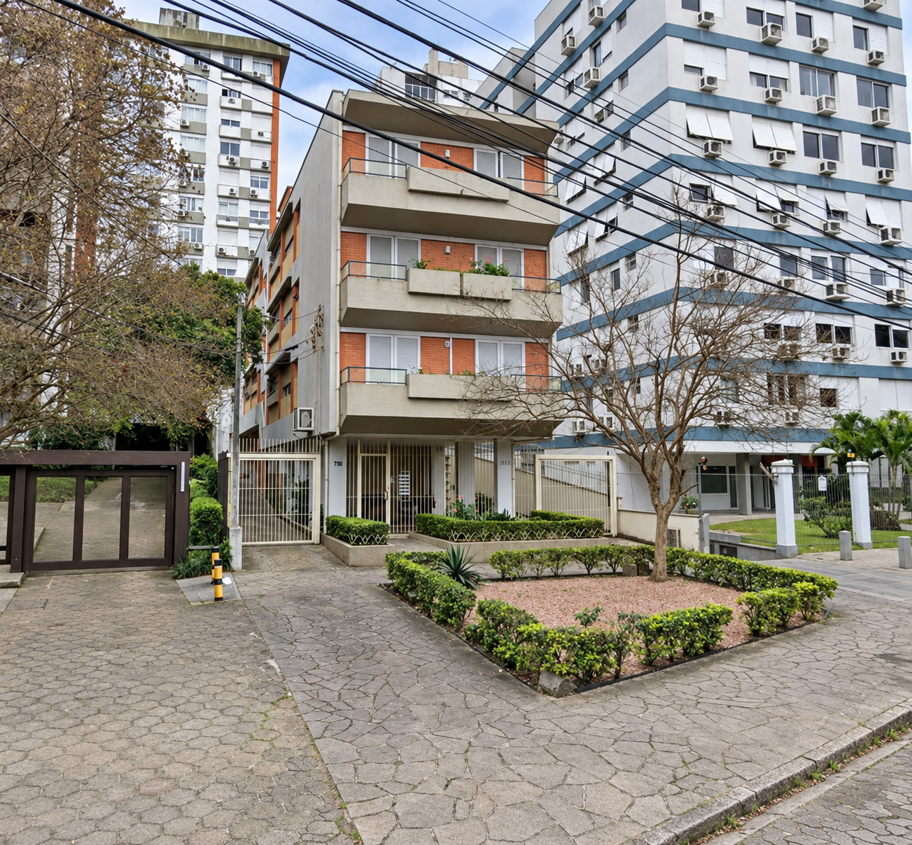 LOTE 001 - 02ª DATA | (PORTO ALEGRE/RS) O apto nº 202 do Edifício Tarumã, no Bairro Moinhos de Vento