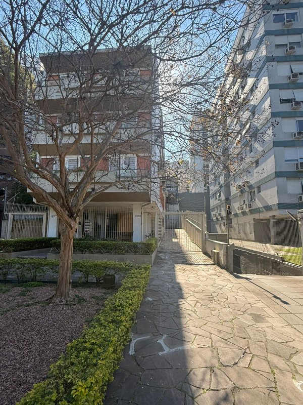 (PORTO ALEGRE/RS) O apto nº 202 do Edifício Tarumã, no Bairro Moinhos de Vento