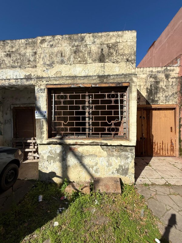 LOTE 002 - (PORTO ALEGRE/RS) Direitos e ações sobre dois prédios no Bairro São João