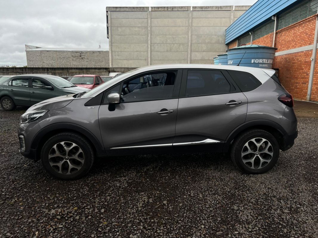 LOTE 001 - Um veículo RENAULT/CAPTUR 16 BOSE, ano/mod 2020/2021