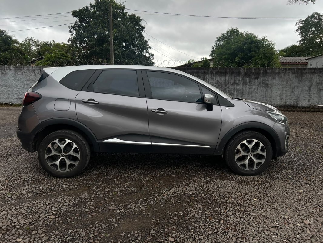 LOTE 001 - Um veículo RENAULT/CAPTUR 16 BOSE, ano/mod 2020/2021