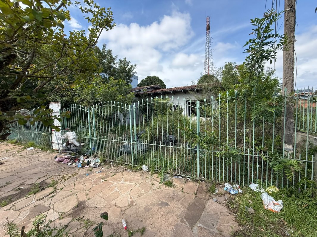 LOTE 011 - **02ª DATA | (GRAVATAÍ/RS) Uma casa sobre um terreno de aprox. 1.170,00m², no Bairro Salgado Filho