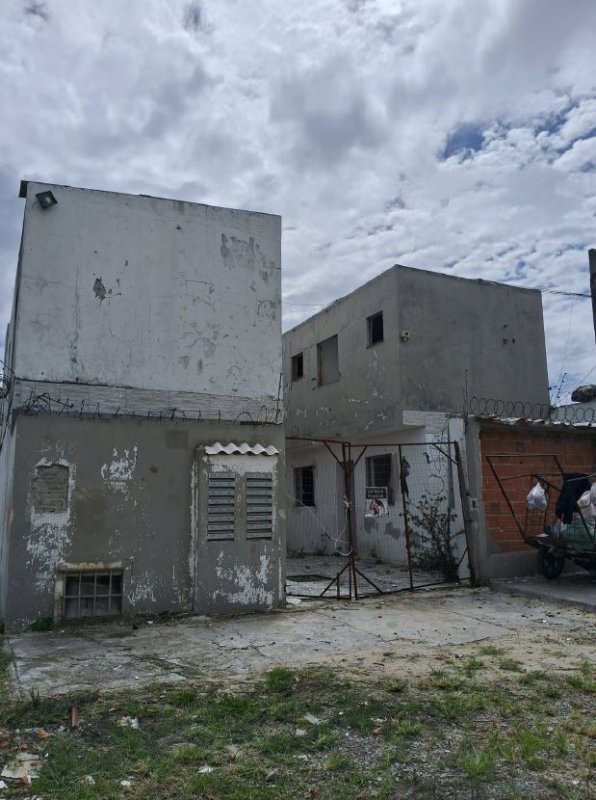 LOTE 001 - (PELOTAS/RS) Um prédio de esquina, no Bairro Fragata