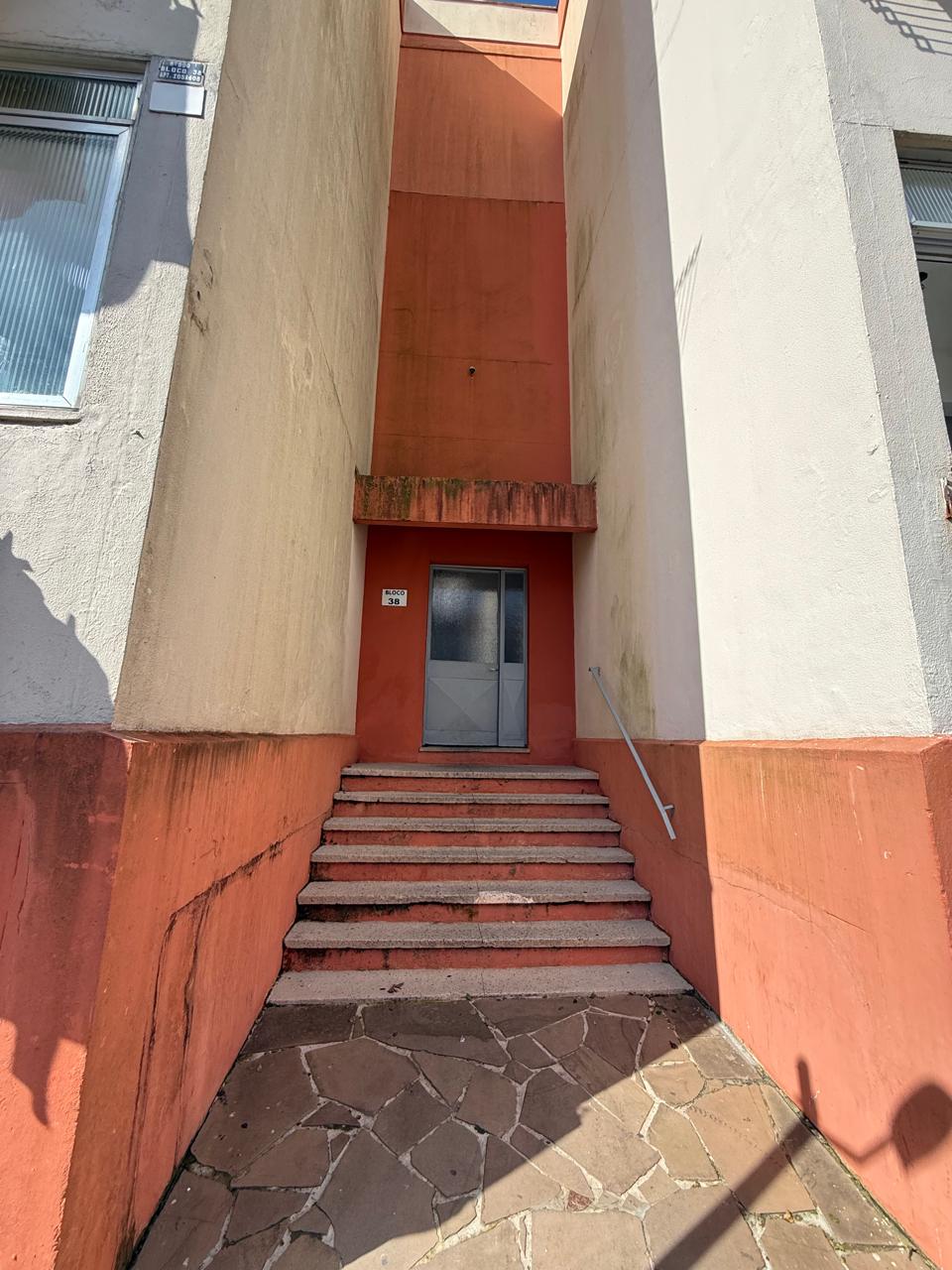 LOTE 003 - (PORTO ALEGRE/RS) O apto nº 206 do Edifício Parque Resid. Teresópolis, c/ 48,84m²