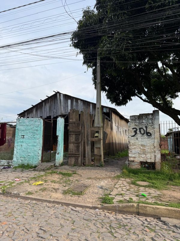 Imagem do imóvel (são Leopoldo/rs) Uma Casa De Madeira No Bairro São Miguel