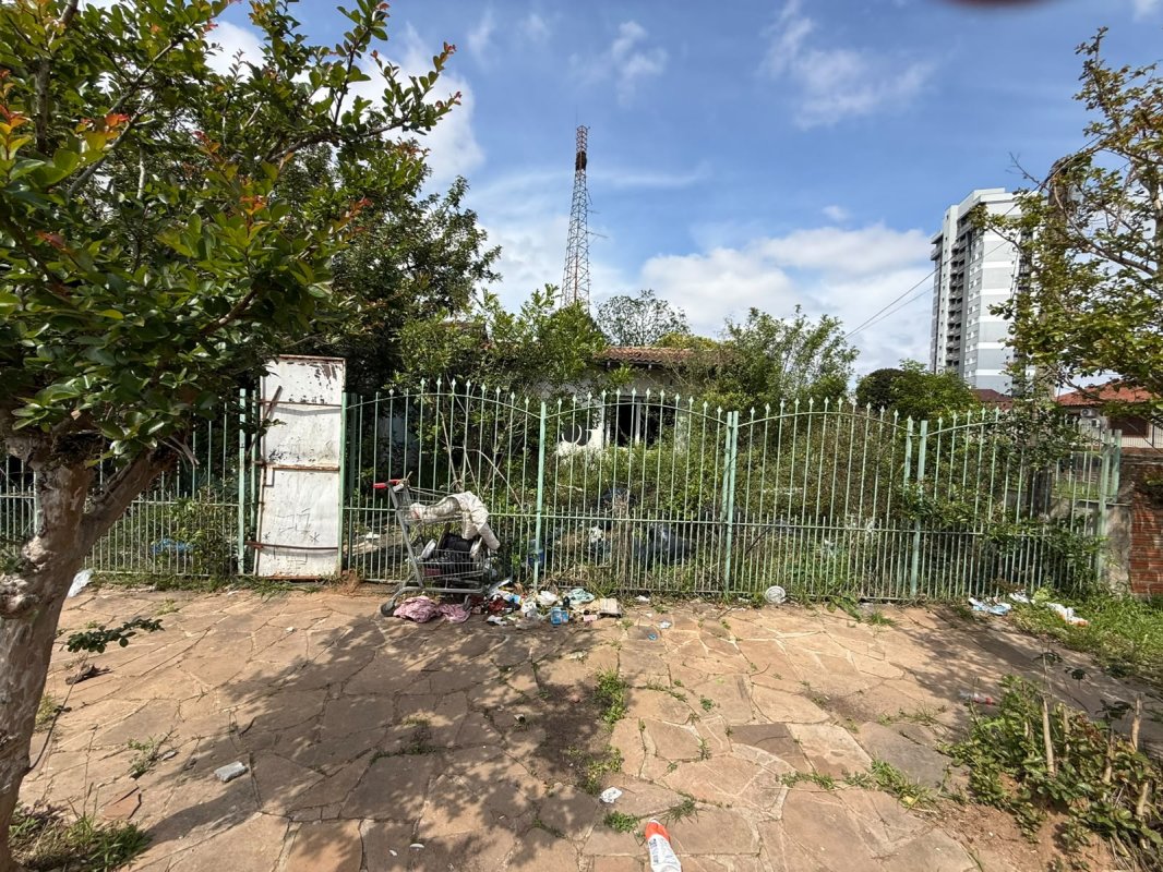 LOTE 011 - **02ª DATA | (GRAVATAÍ/RS) Uma casa sobre um terreno de aprox. 1.170,00m², no Bairro Salgado Filho