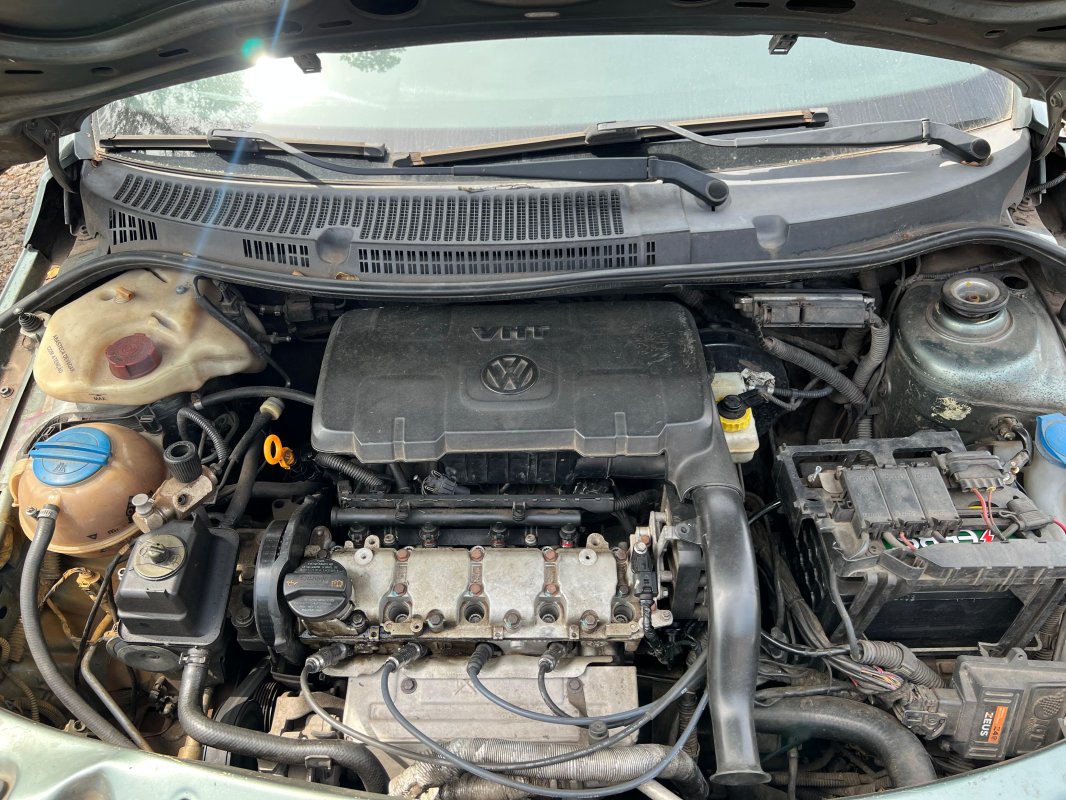 LOTE 004 - **Veículo  VW/VOYAGE 1.0,  ano/mod. 2009/2010