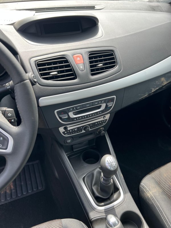 LOTE 003 - **Veículo I/RENAULT FLUENCE DYN20M, ano/mod. 2012/2013