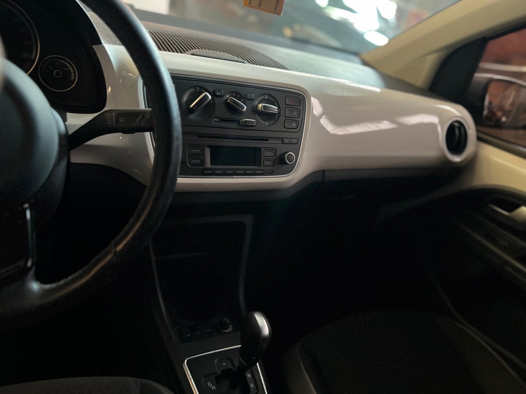 LOTE 001 - Um veículo  VW/UP CROSS AS, ano/mod. 2015/2016